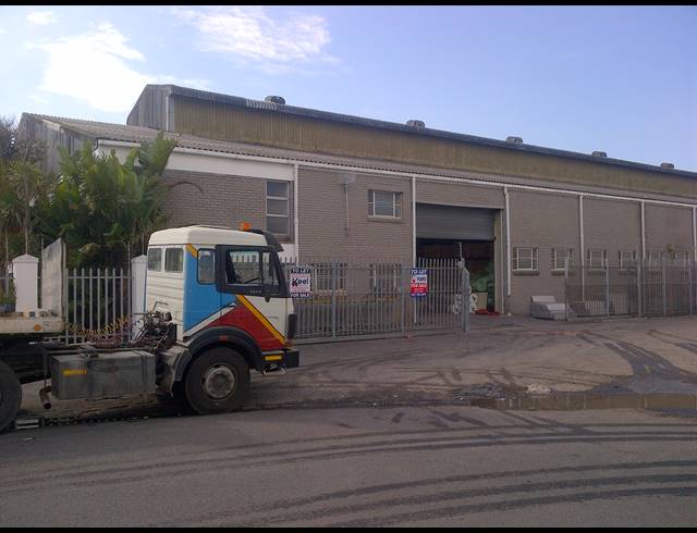 2,150M² FACTORY FOR SALE IN RETREAT